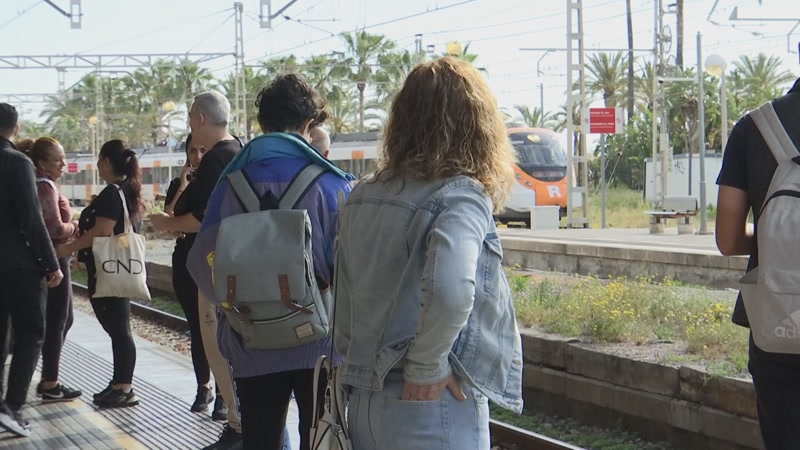 Nou dia d&#39;incid&egrave;ncies a la R1 de Rodalies