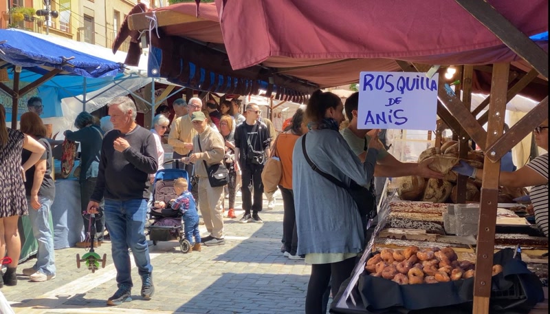 Formatges, embotits, coques i pa, els &egrave;xits de la fira de Sant Pon&ccedil;