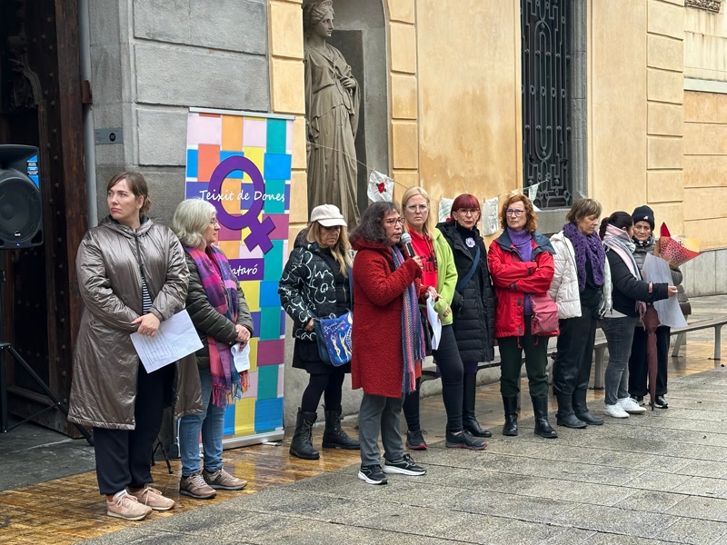 <strong>Les desigualtats laborals i les viol&egrave;ncies masclistes centren les reivindicacions del 8M a Matar&oacute;</strong>
