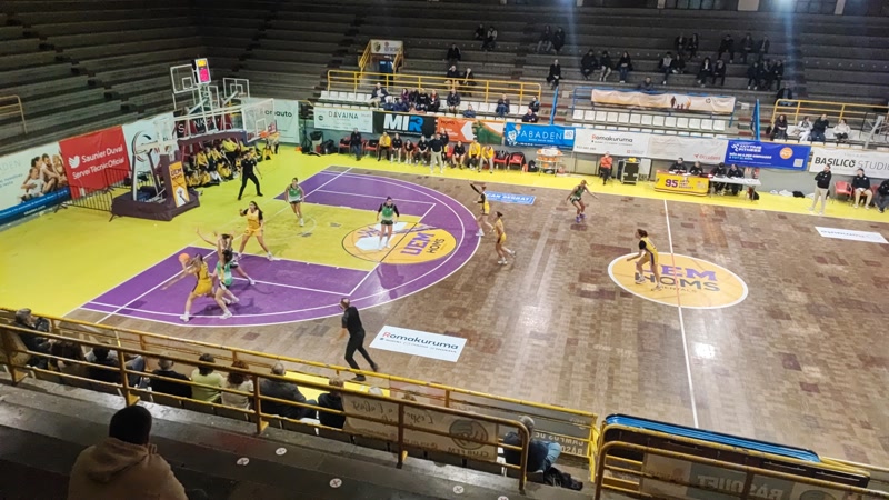 C&ograve;moda i contundent victoria del Romakuruma UE Matar&oacute; contra el CEEB Tordera-CB Blanes (72-53)<br />
&nbsp;