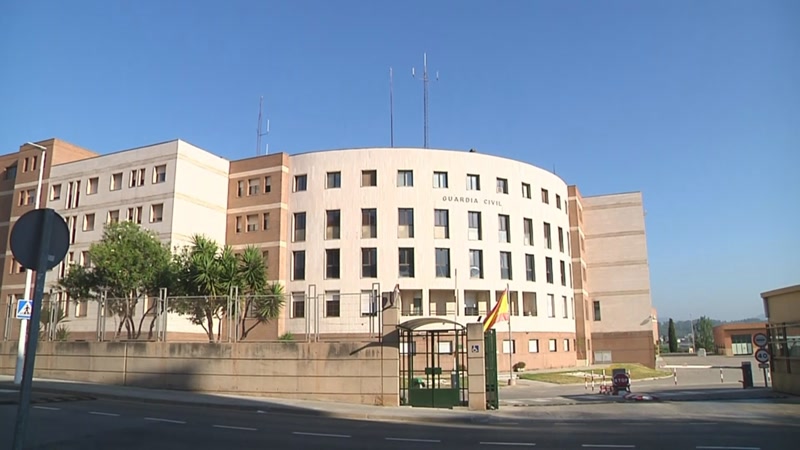 La Guàrdia Civil va arrestar ahir el líder de Deport Them Now UE i el va traslladar a la caserna de Sant Andreu de la Barca.
