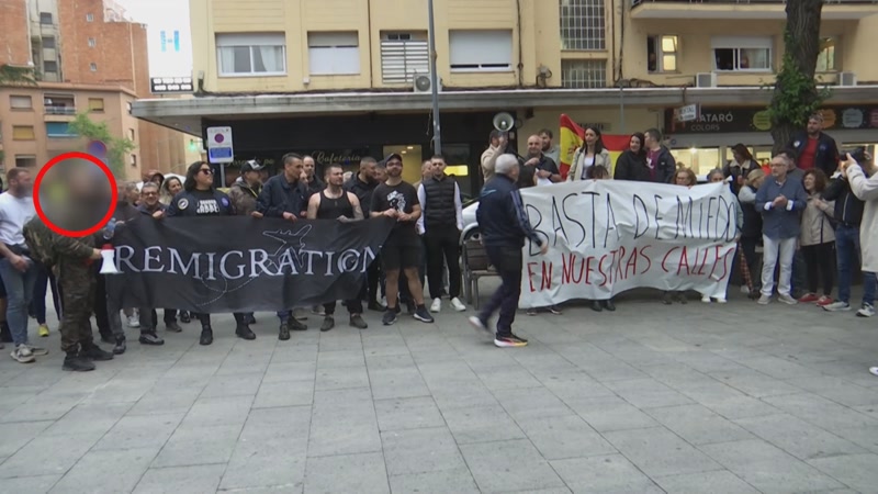 Christian va participar de la manifestació en contra dels aldarulls a Cerdanyola dirigint un grup de persones que cridaven consignes feixistes.