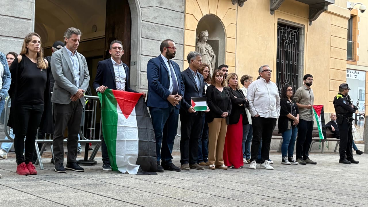 minut-de-silenci-atipic-abans-de-comencar-el-ple