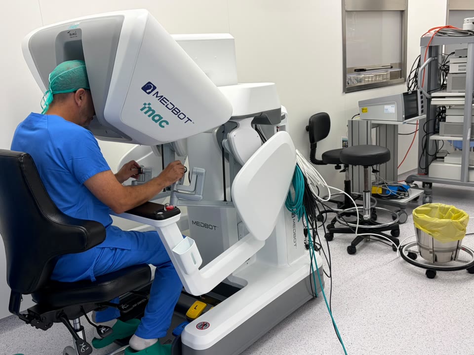 hospital-mataro-operacions-amb-robots