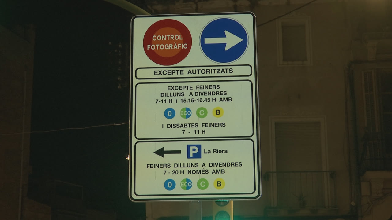 la-zona-de-baixes-emissions-provoca-diferents-reaccions-el-seu-primer-dia-de-funcionament