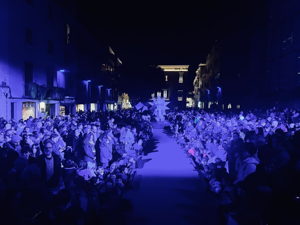 tvmataro-apropa-lencesa-de-llums-de-nadal-a-les-cases-de-la-ciutat