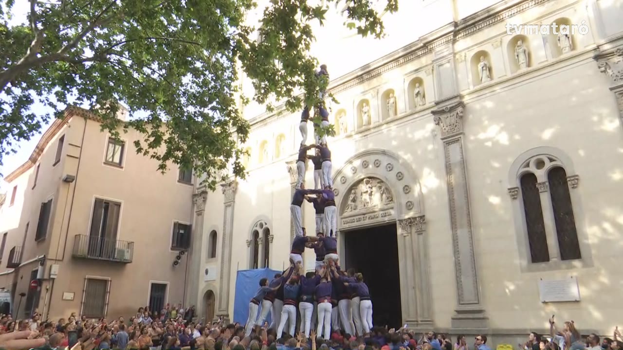els-capgrossos-tornen-a-carregar-castells-de-9