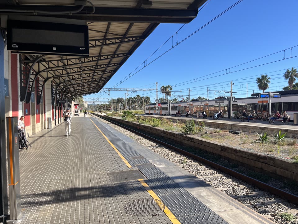 sense-megafonia-a-les-estacions-de-rodalies-dia-i-mig-per-una-avaria