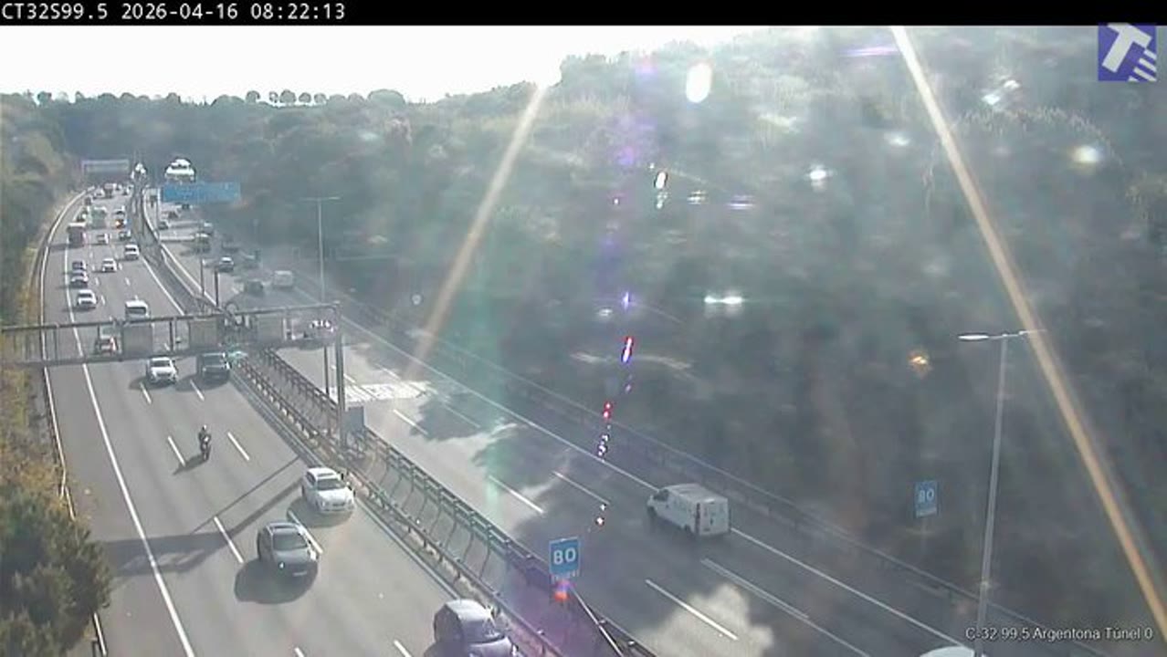 un-accident-a-la-c-32-a-mataro-provoca-retencions-i-un-ferit-greu