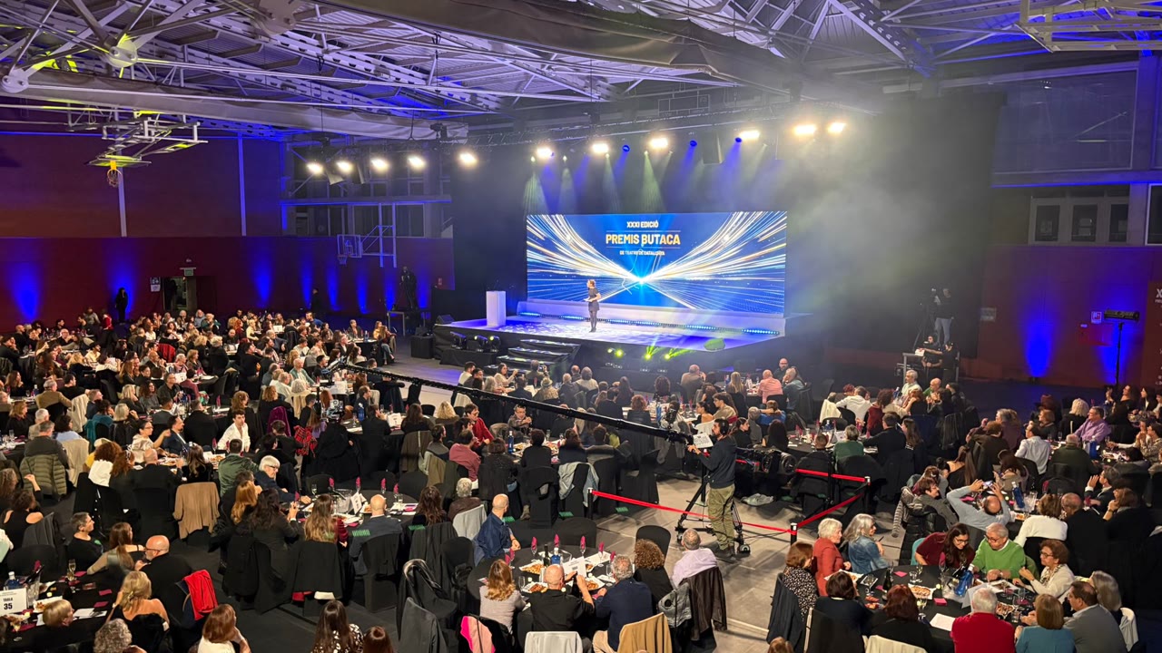 jordi-bosch-recull-el-quart-premi-butaca-en-una-gala-marcada-pels-missatges-de-denuncia-contra-el-genocidi-a-gaza