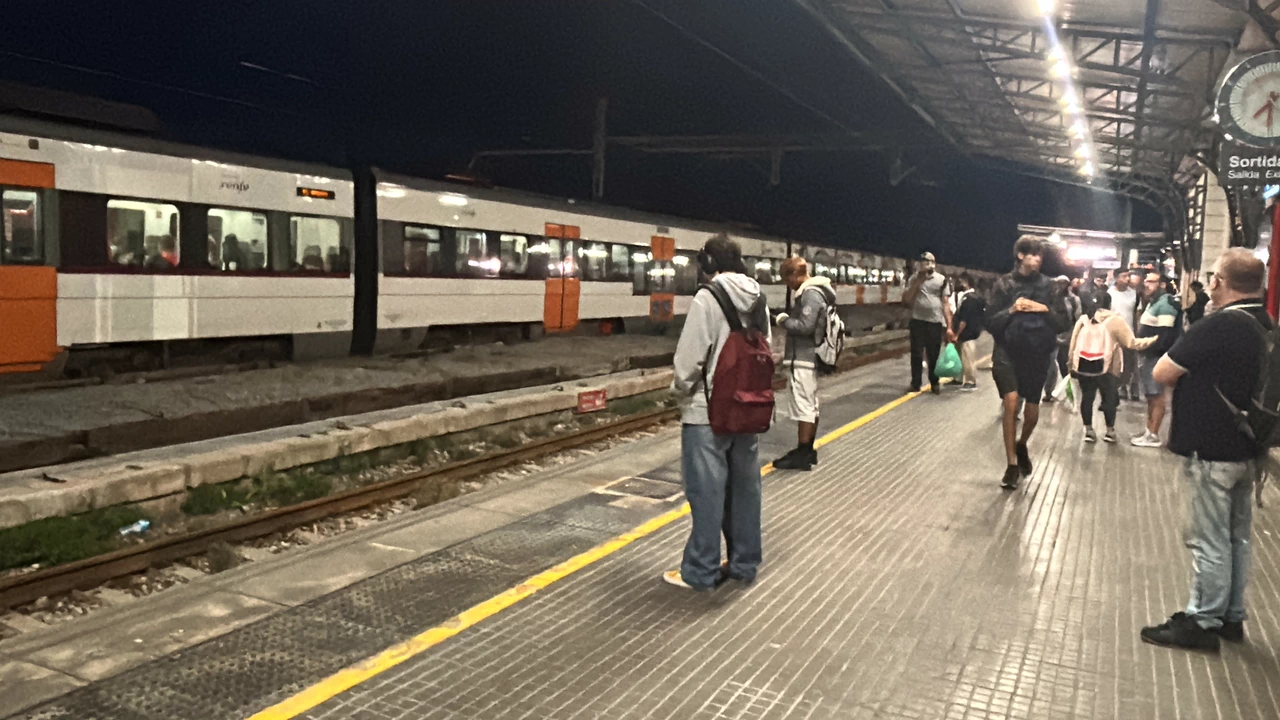 La R1 de Rodalies recupera el servei de tren amb trams per carretera