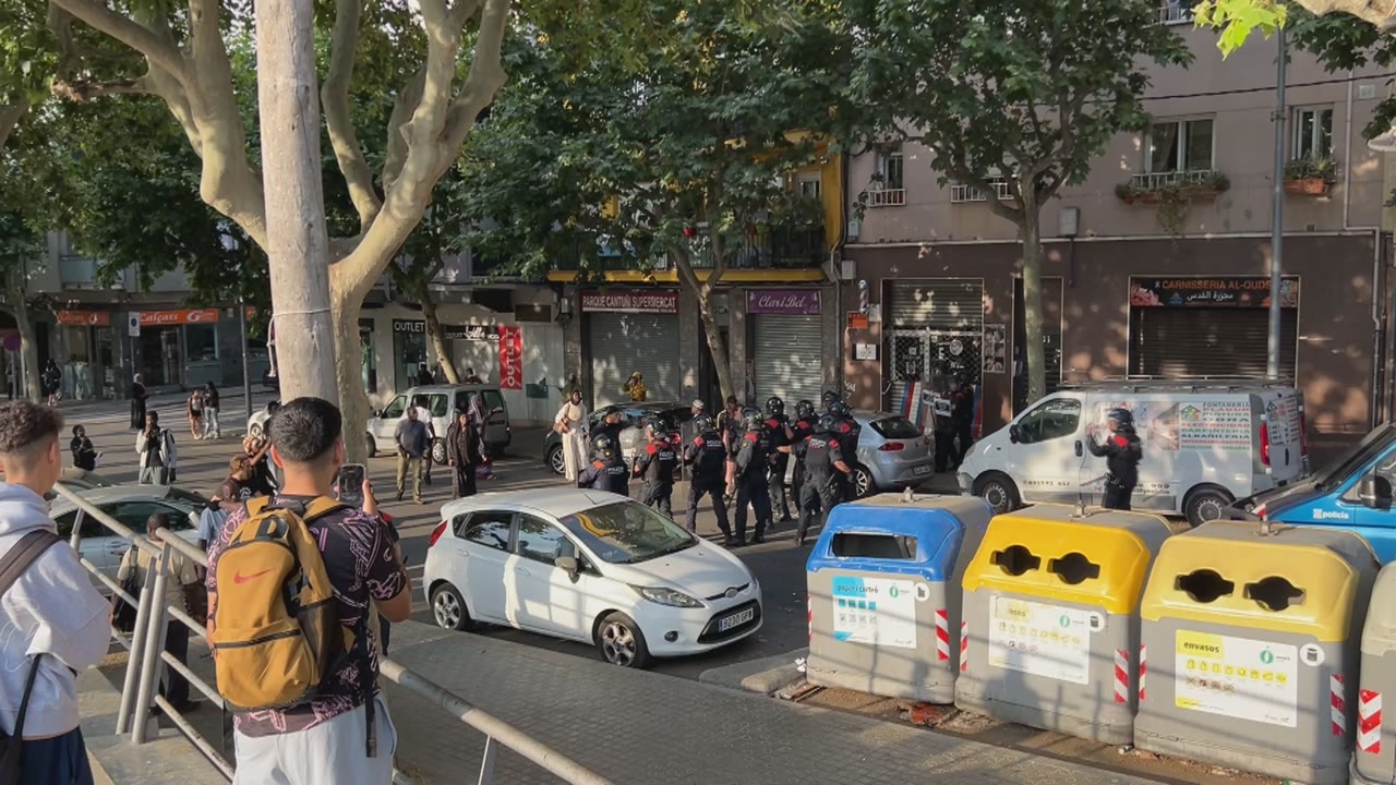 <p>Un desnonament a Cerdanyola acaba amb 3 detencions i diversos ferits</p>