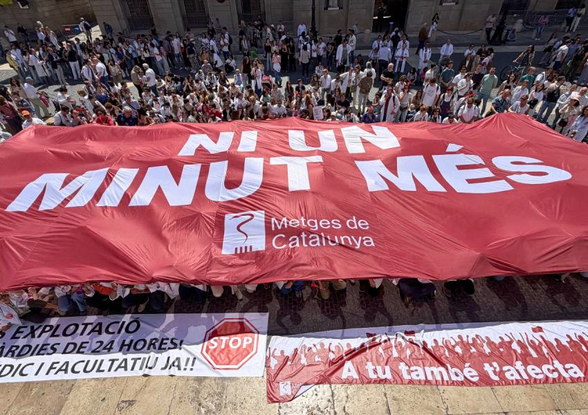 Comença la vaga indefinida dels metges catalans