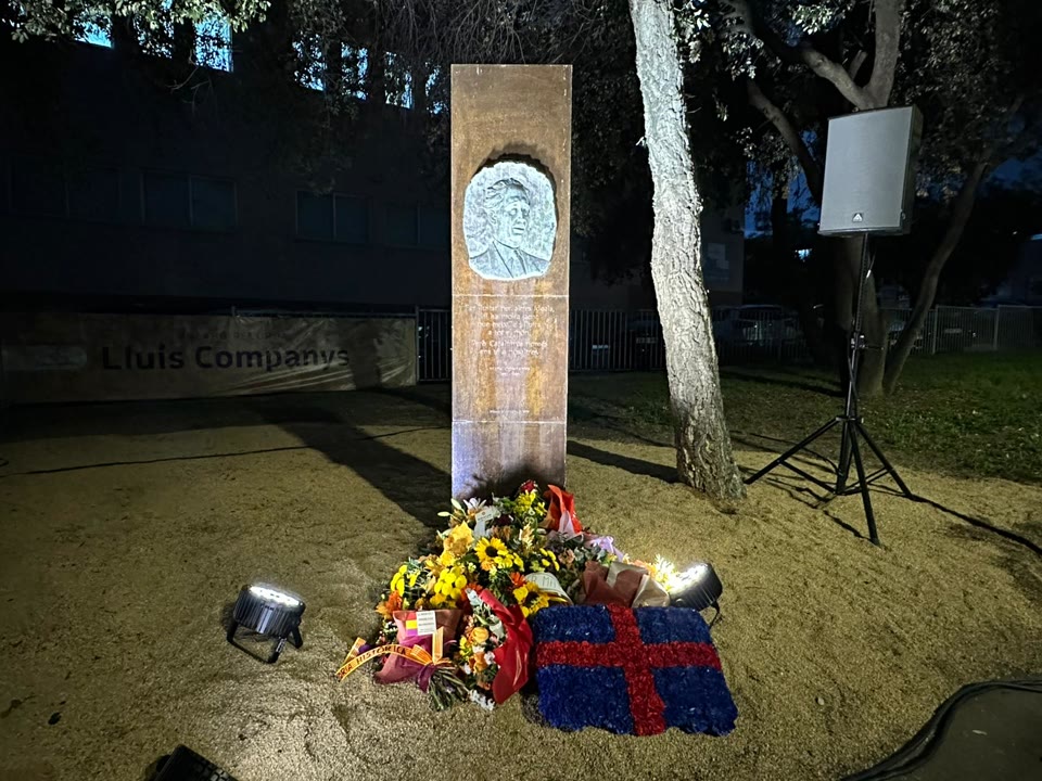 mataro-aporta-el-seu-granet-de-sorra-en-favor-de-la-reparacio-de-la-figura-de-lluis-companys