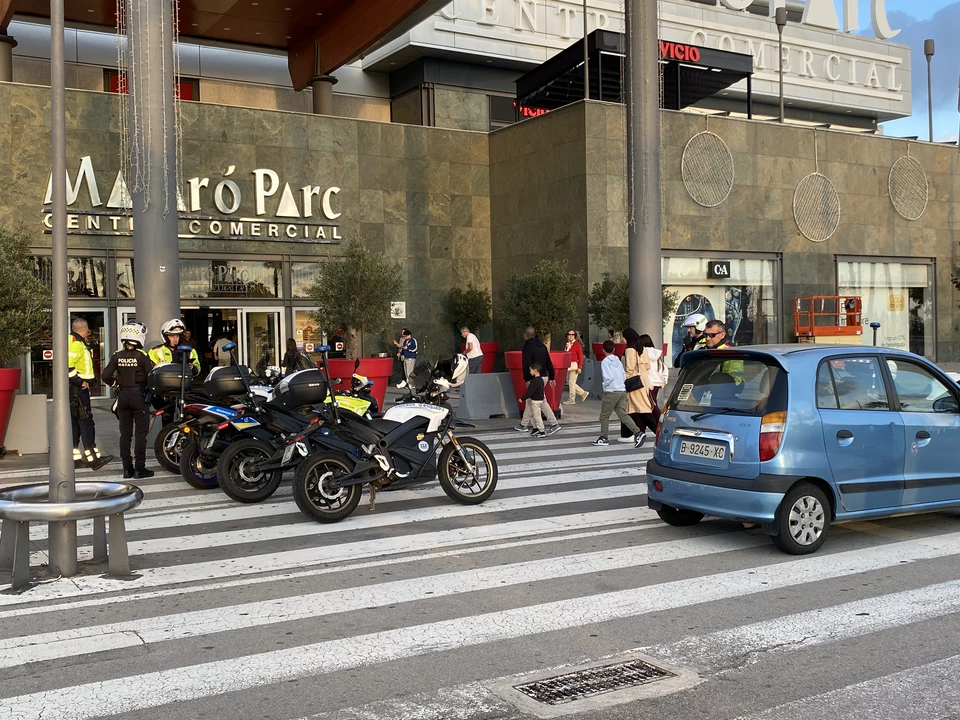 Imatge de Gran desplegament policial al Mataró Parc per possible saqueig