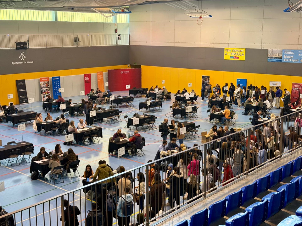 Prop de 200 ofertes reuneixen més de 1.500 candidats al Girafeina
