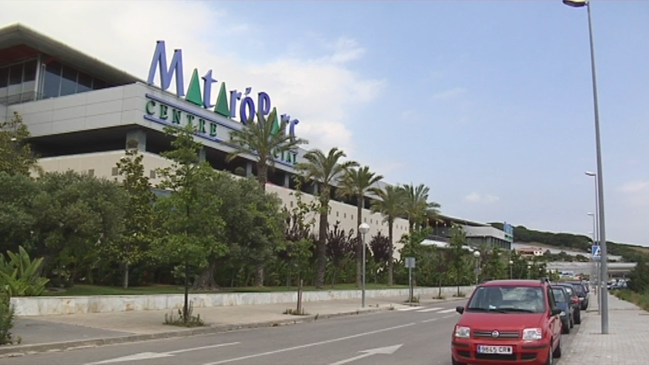 Vista exterior del centre comercial Mataró Parc.jpg