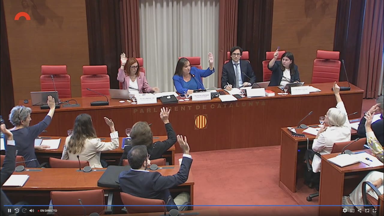 brindis-al-sol-del-parlament-contra-el-tancament-de-les-dues-linies-di3-a-mataro