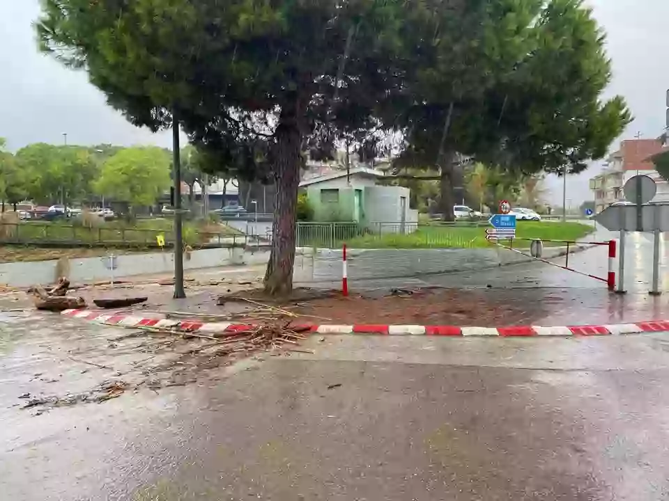 Imatge de Els bombers suspenen la recerca de Pineda pels nous temporals del Maresme i el Vallès