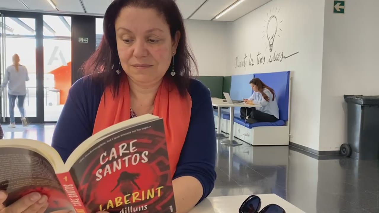 care-santos-publica-laberint-una-serie-de-quatre-llibres-sobre-agressions-sexuals-en-adolescents