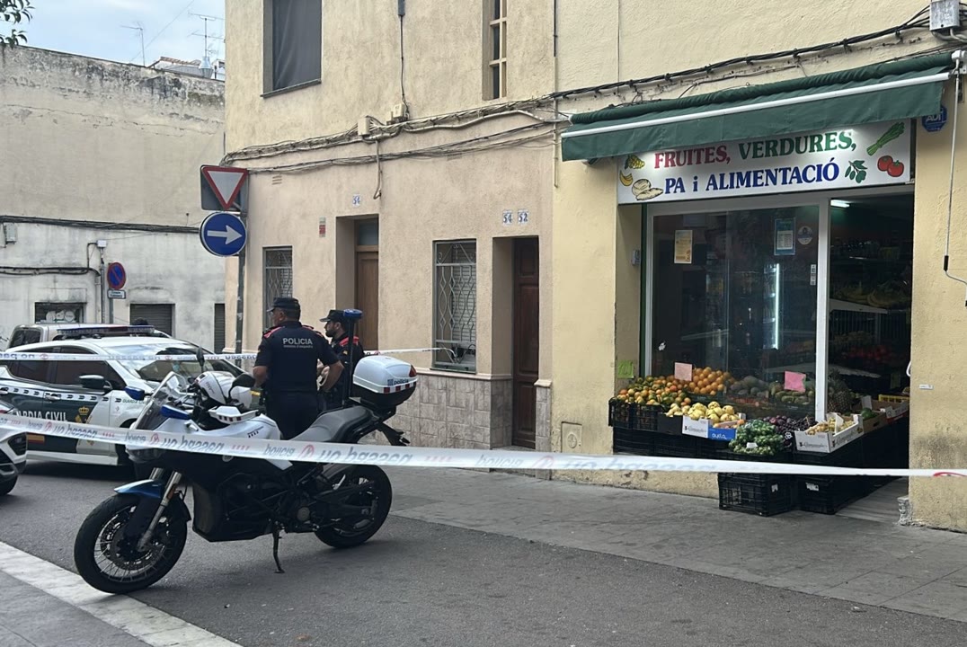 dispositiu-policial-aquest-mati-al-carrer-rossello-de-mataro-per-trafic-de-drogues