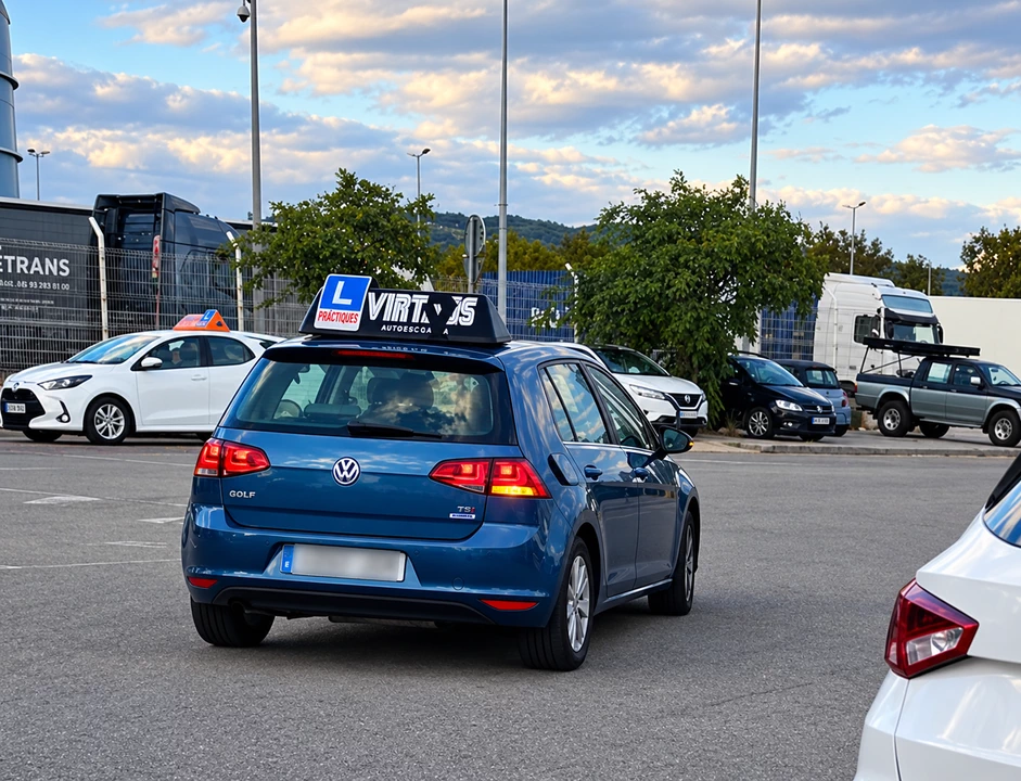 llaç negre autoescoles.png