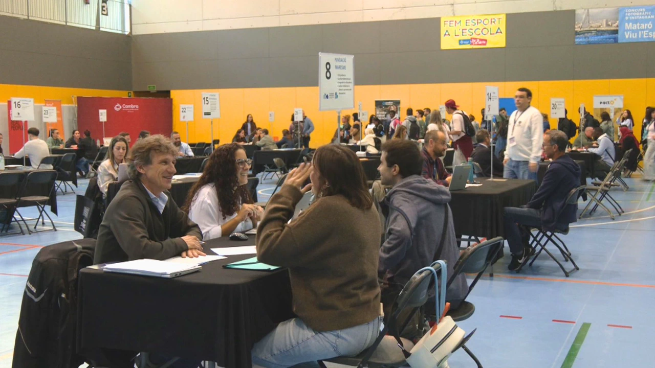 Prop de 200 ofertes reuneixen més de 1.500 candidats al Girafeina