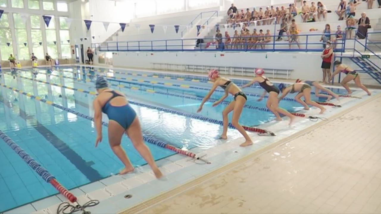 Imatge de L'oposició guanya el pols de la piscina i força a mantenir les quotes reduïdes al Sorrall
