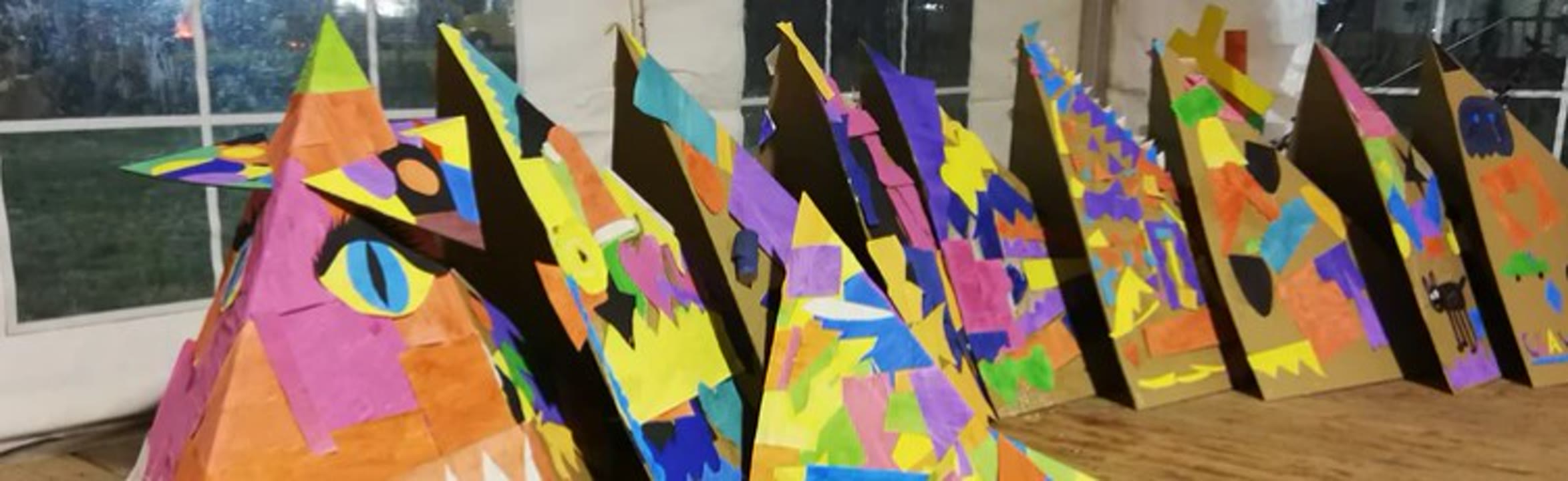 Grrr! Un drac a la biblioteca! Juguem amb el trencadís de Gaudí.jpg