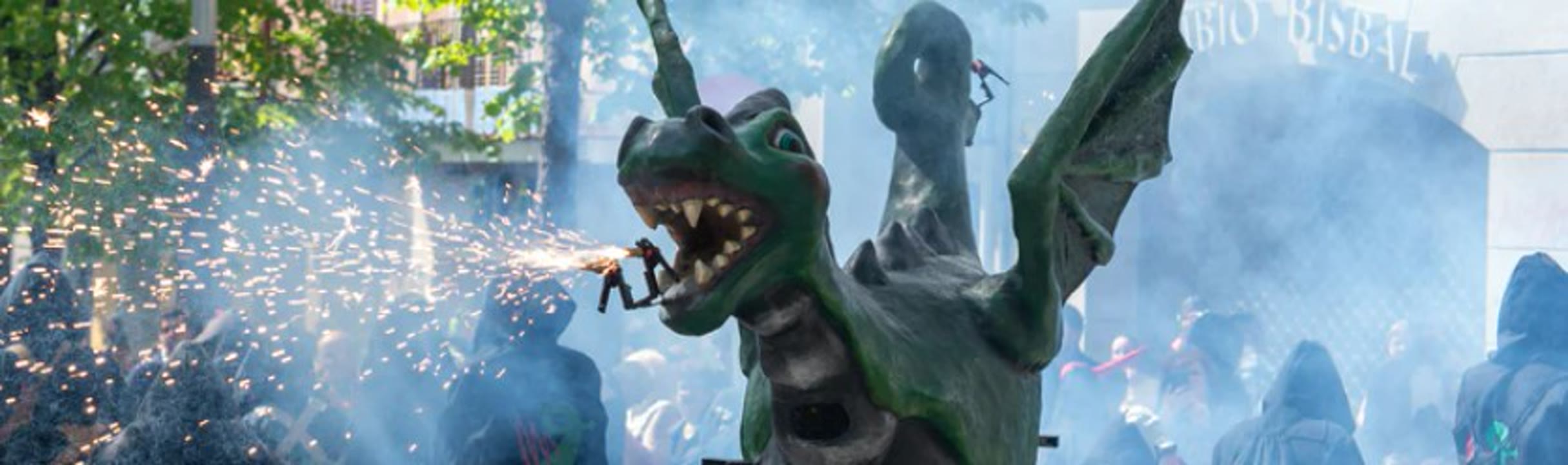 Tornada a Can Marfà de les Diablesses, el Dragalió, el Drac i la Família Robafaves.jpg