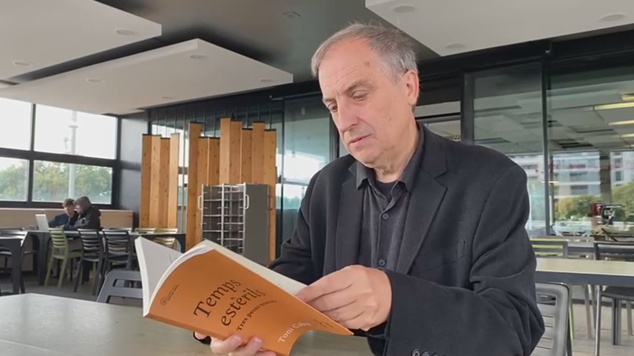 <p>Toni Cabré publica ‘Temps estèril’, un llibre amb tres peces teatrals</p>