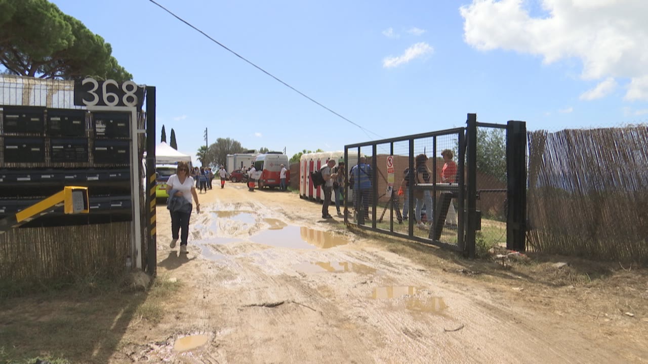 l'entrada del camping ilegal ara fa un any.jpg