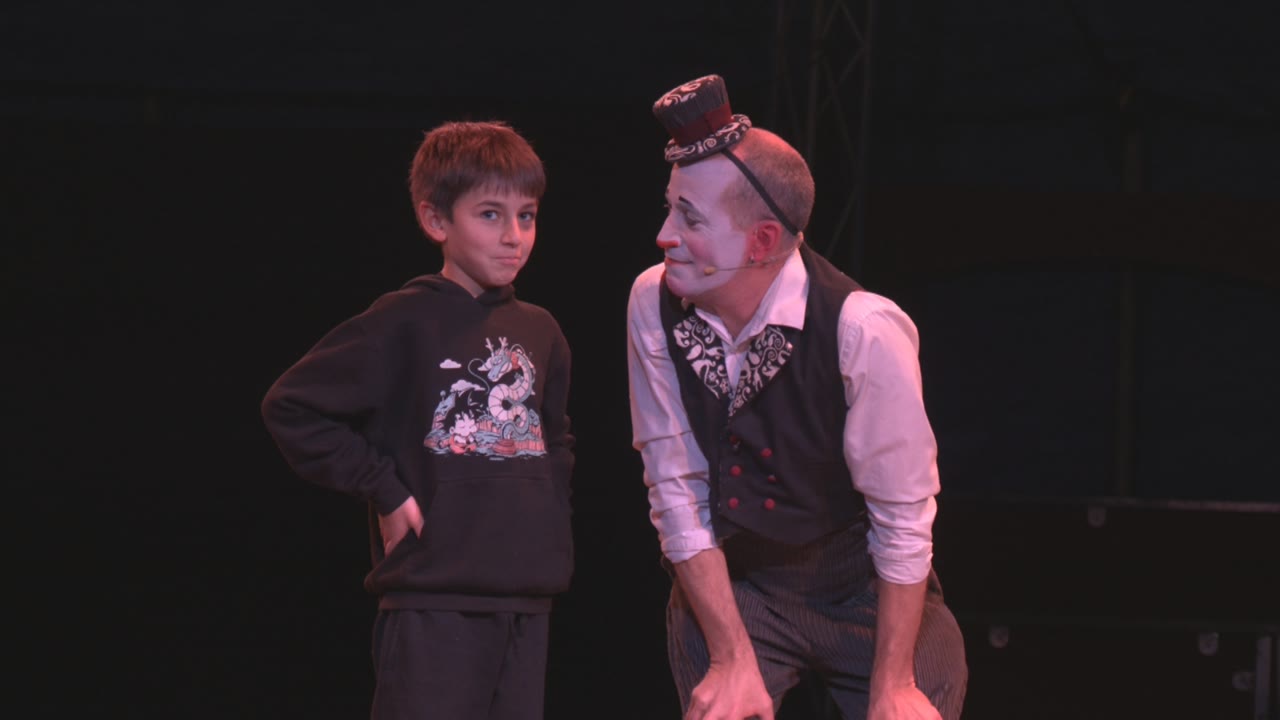 el-circ-de-nadal-al-parc-reuneix-a-lescenari-a-sabani-i-sarraute