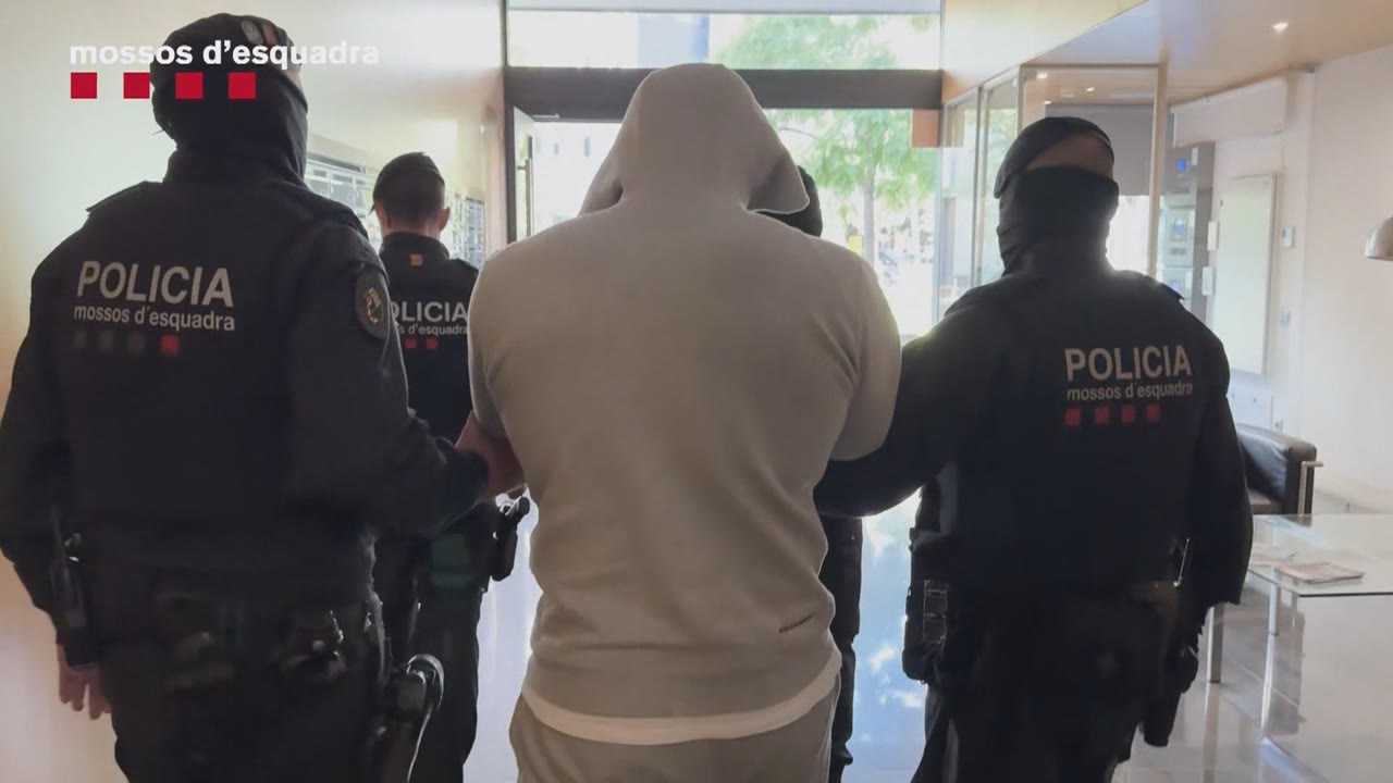 <p>Desarticulada una xarxa de medicaments dopants amb escorcolls al Masnou</p>