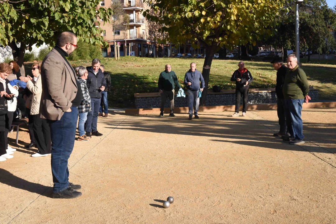 inaugurades-les-sis-noves-pistes-de-petanca-del-casal-de-la-gent-gran-de-cirera