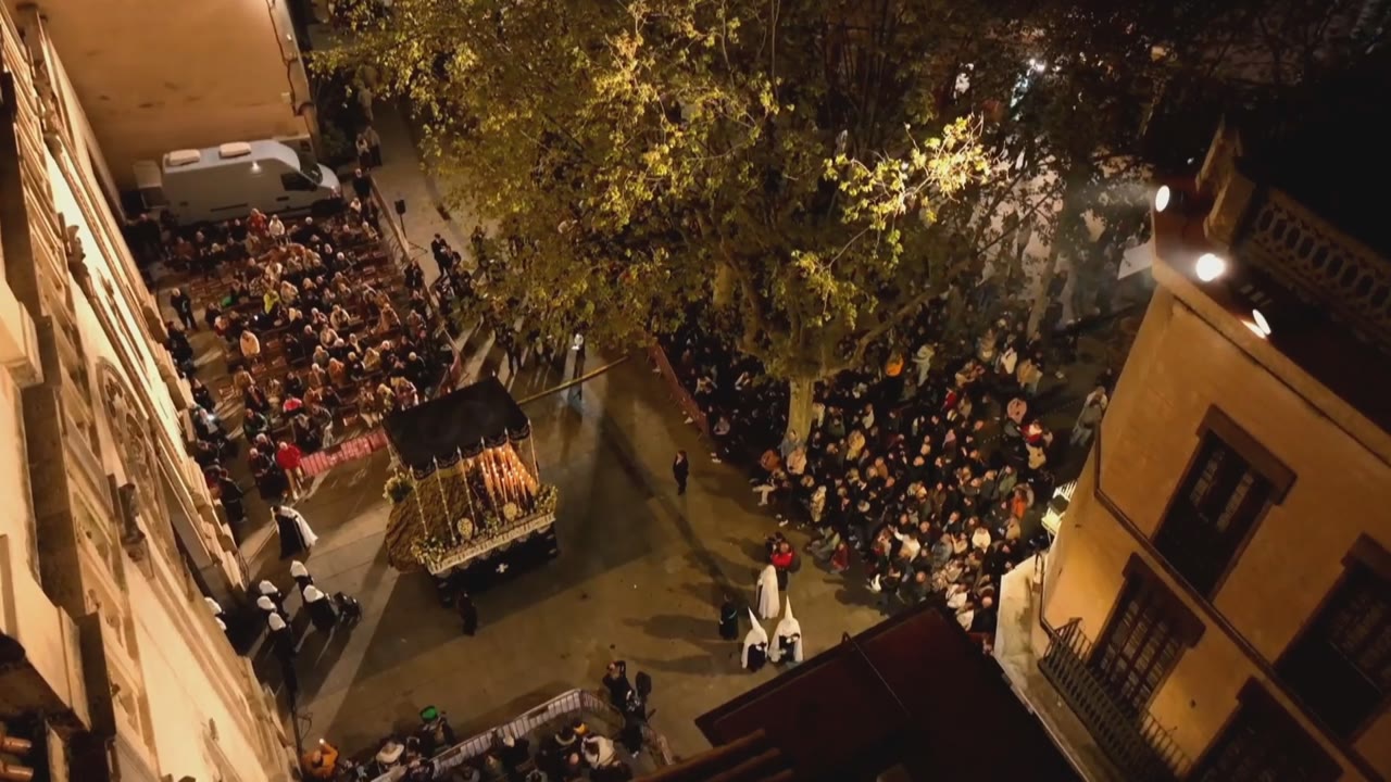 la-relacio-historica-que-fa-sonar-marxes-monarquiques-a-les-processons