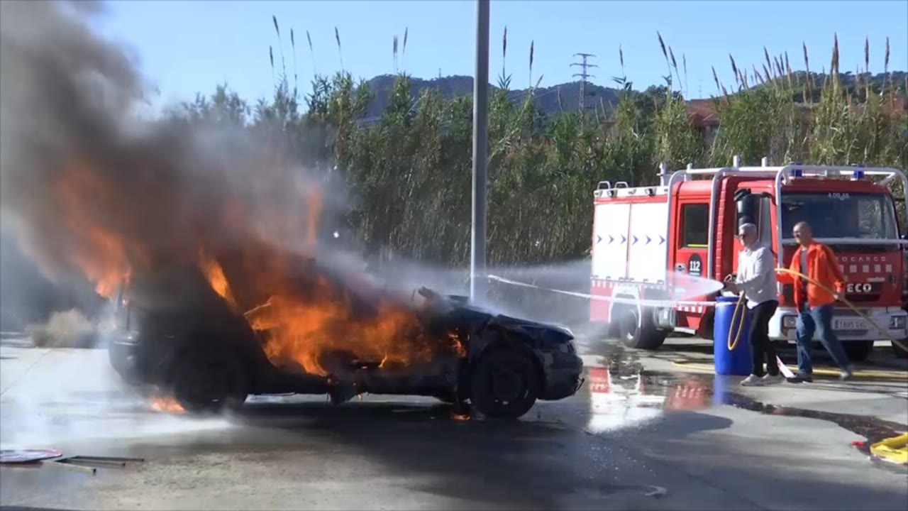 es-jubila-manel-cata-despres-de-44-anys-exercint-de-bomber