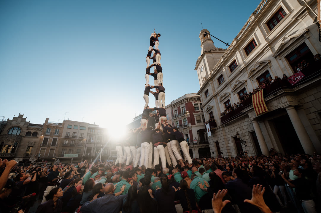 <p>Dos castells de 9 al sac per als Capgrossos en un Mercadal accidentat</p>